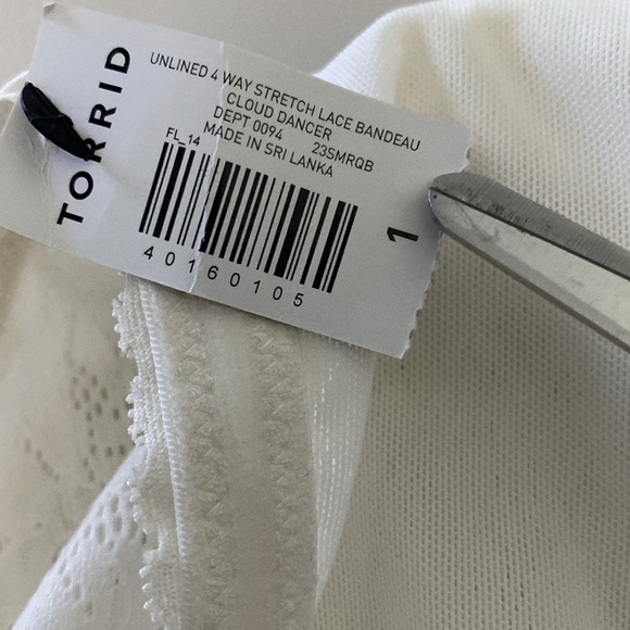 NWT, Torrid Unlined Lace Bandeau Bralette, Size 1 - Picture 8 of 8